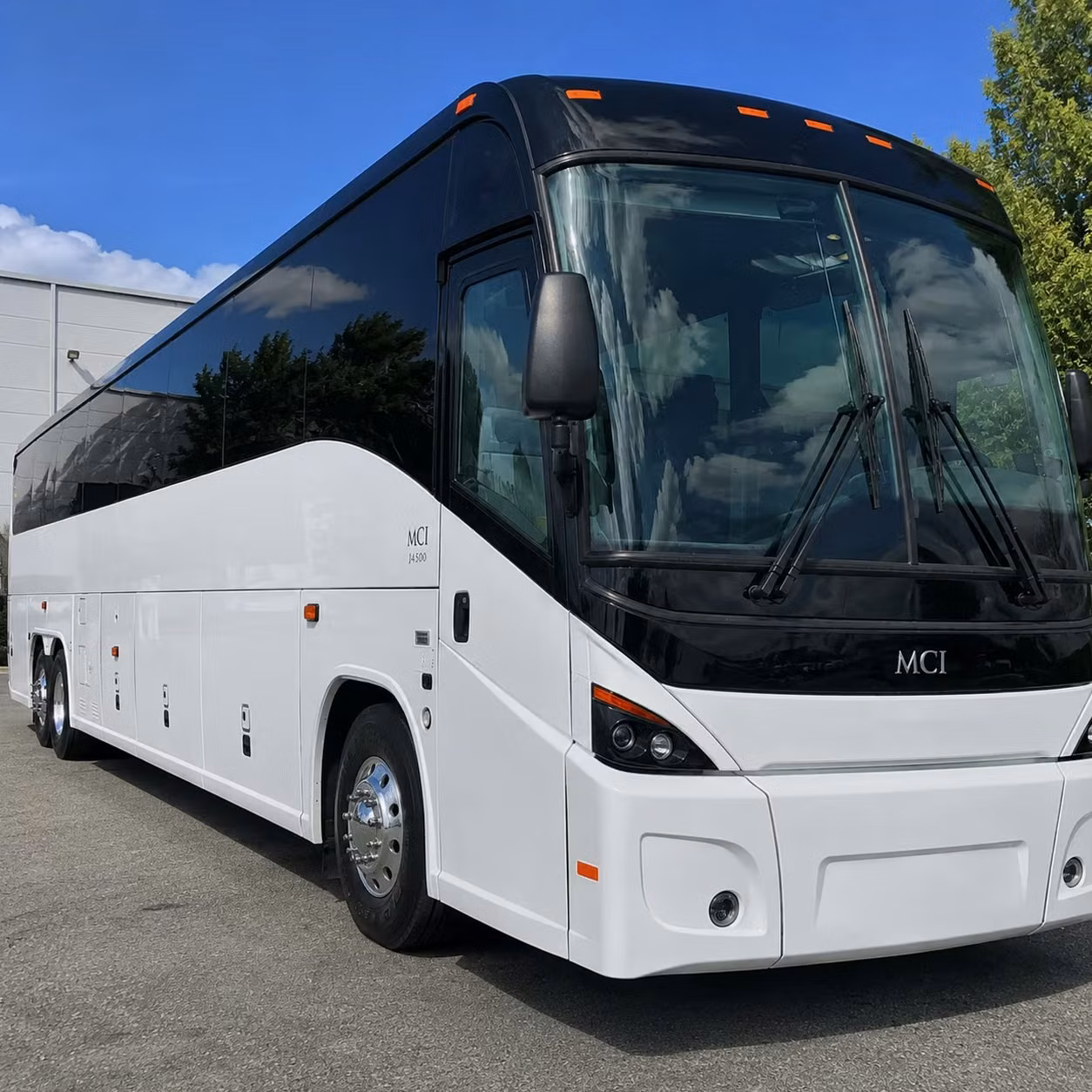 shuttle groups between msp and downtown st paul hotels without the headache