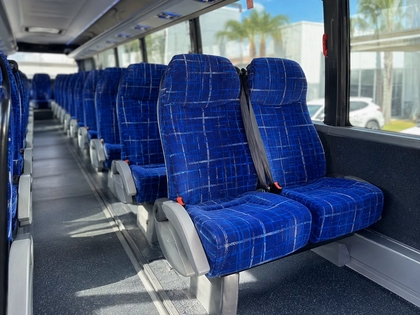 wedding guest shuttles between st paul hotels and ceremony venues